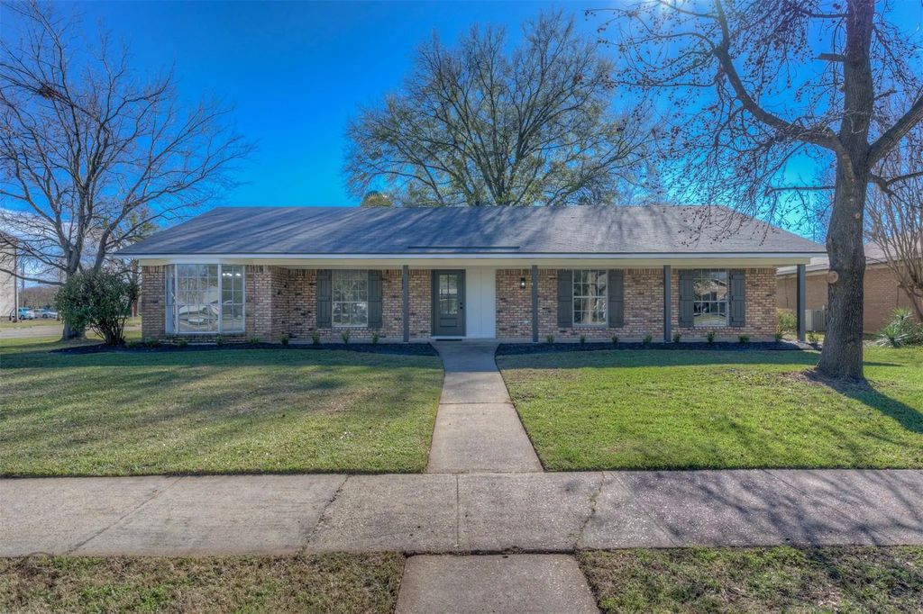401 Plaza Circle, Bossier City