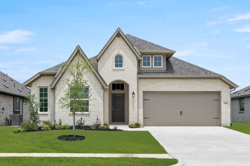 1404 Elle Lane, Aubrey