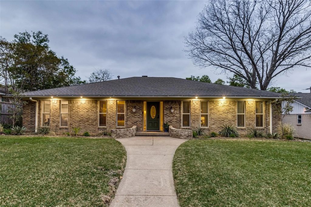 9352 Heatherdale Drive, Dallas