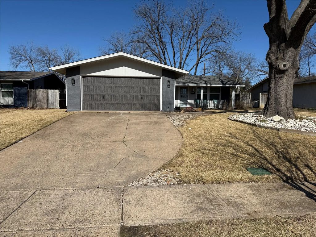 816 Loganwood Avenue, Richardson