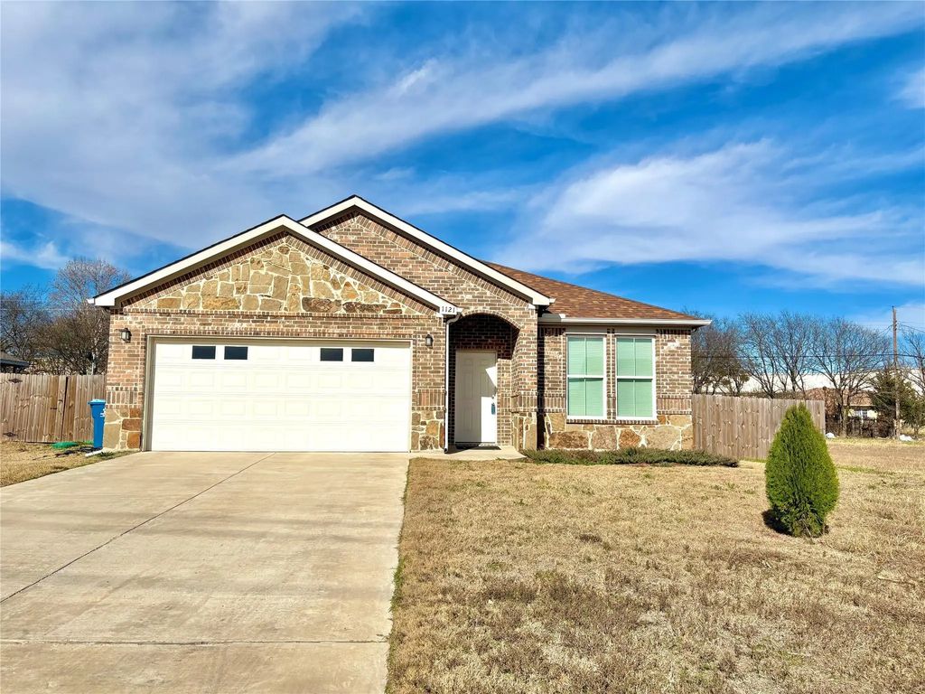 1121 Gannon Lane, DeSoto