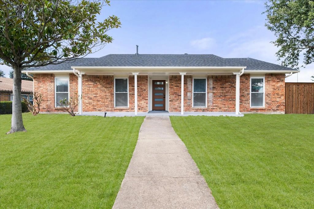 4333 Woodbluff Drive, Mesquite