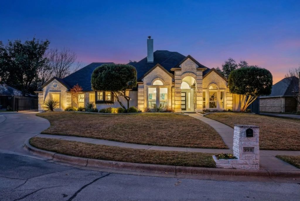 998 Post Oak Road, Keller