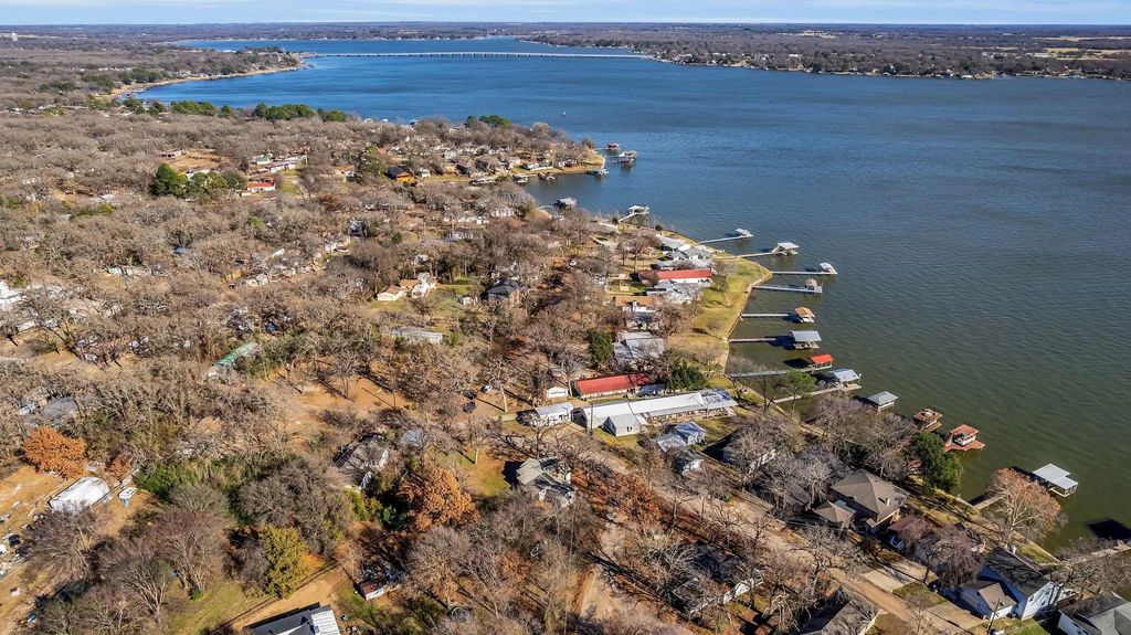219 Fernwood Drive, Mabank