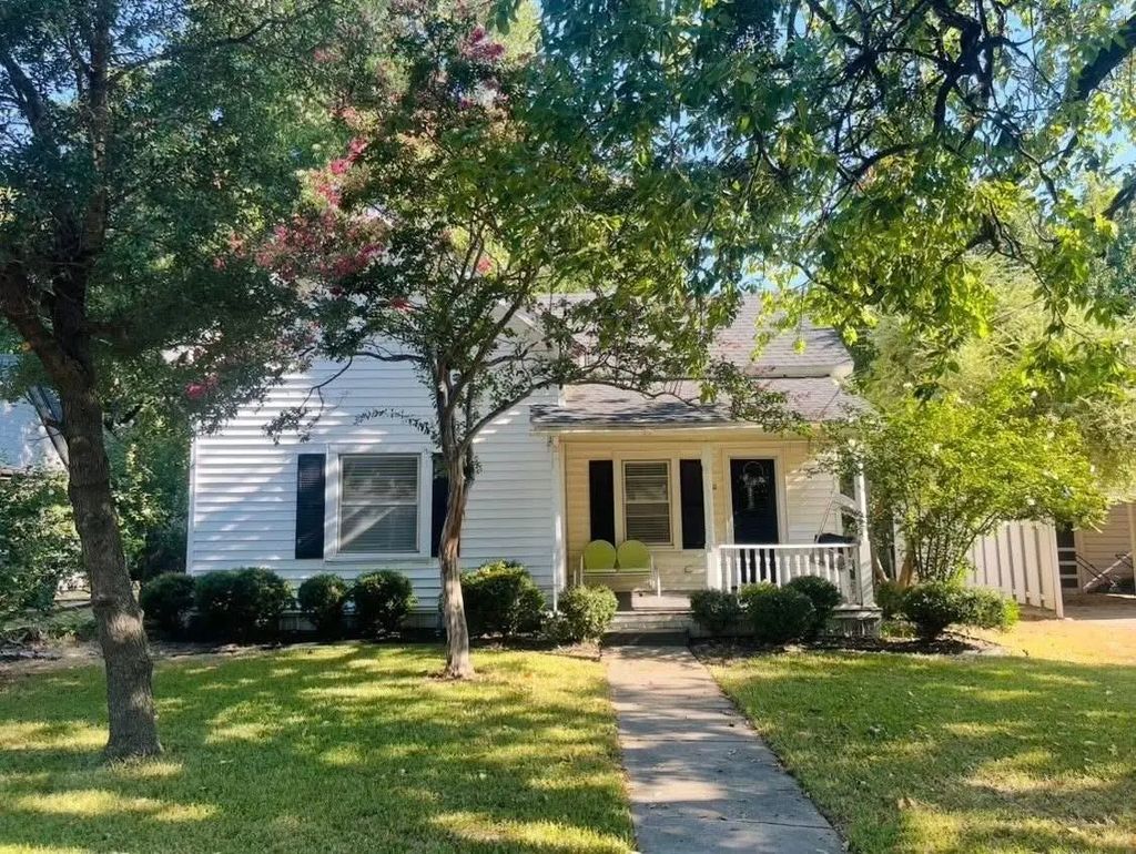 411 E Main Street, Whitesboro