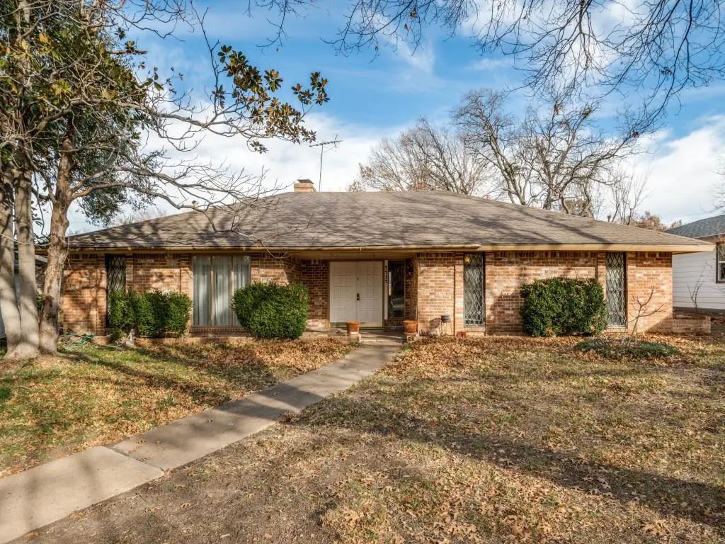 7717 El Padre Lane, Dallas