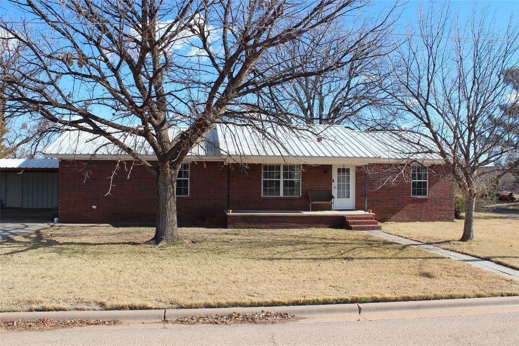 520 N 5th Avenue, Munday