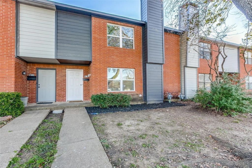 323 Towne House Lane, Richardson