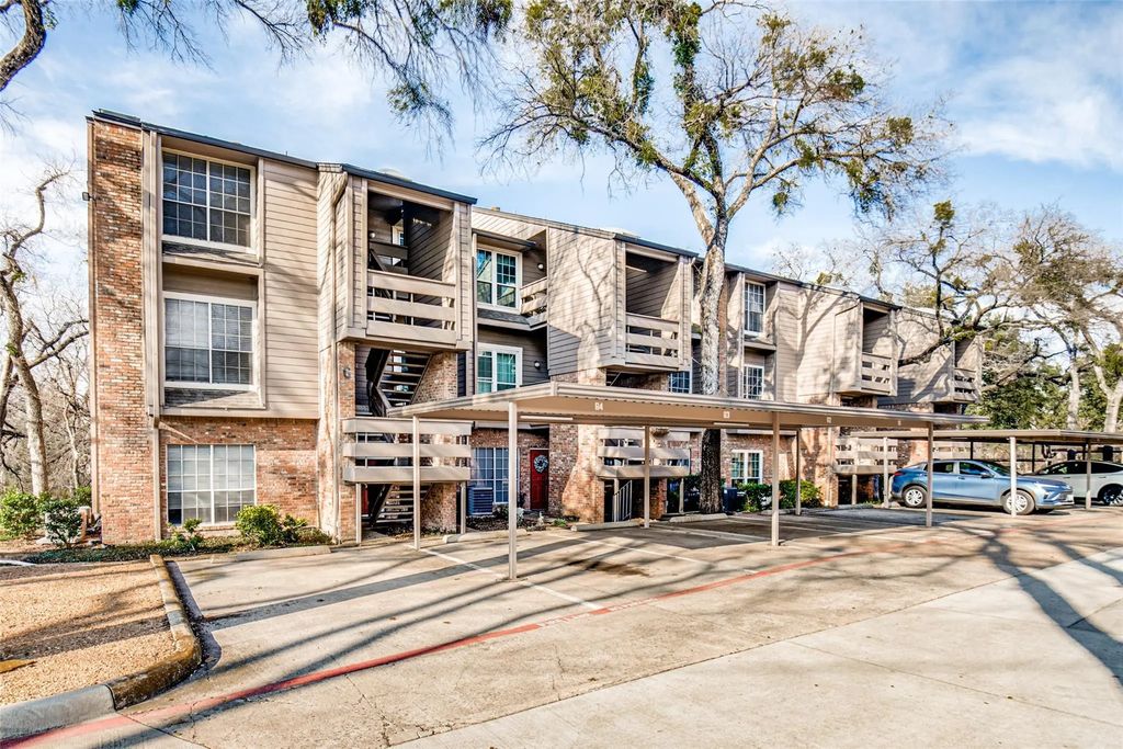9801 Royal Lane 711, Dallas