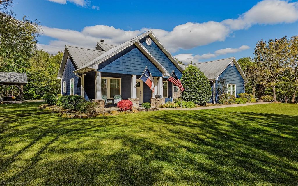 363 Private Road 451, Whitewright