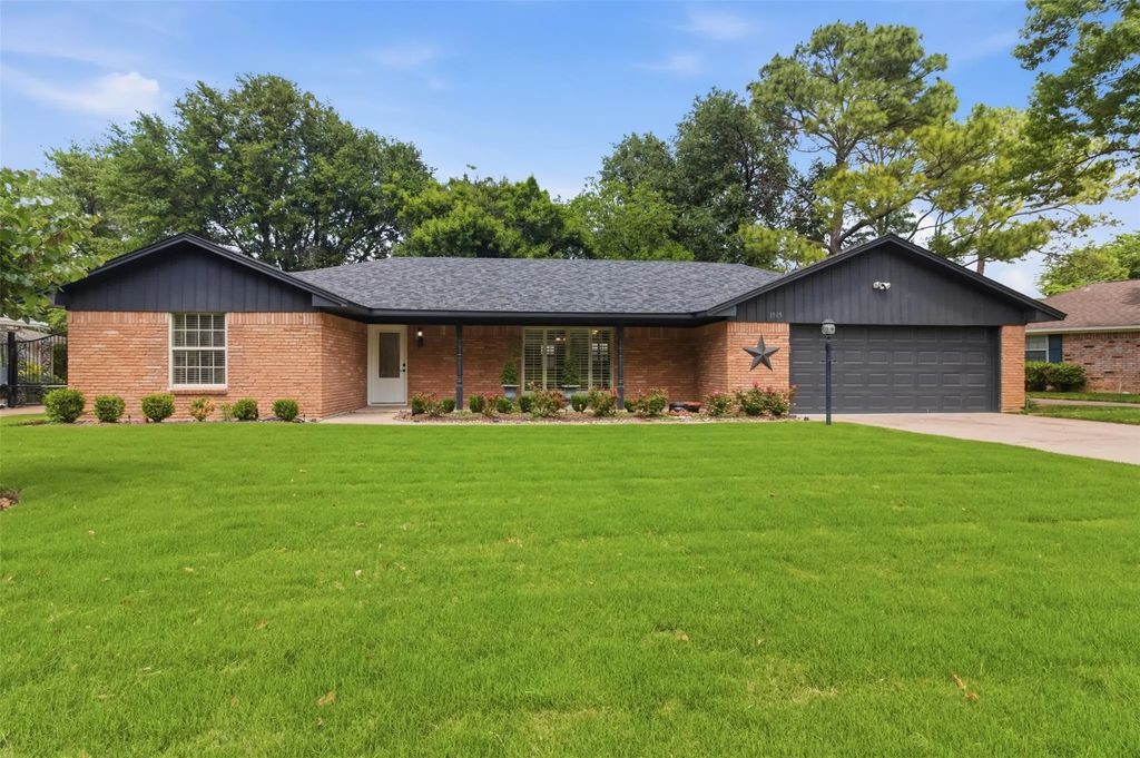 1505 Oak Glen Court, Arlington
