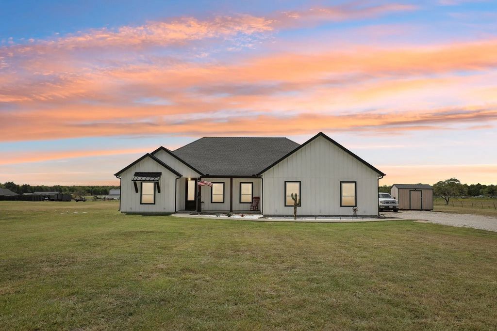 4182 County Road 2206, Greenville