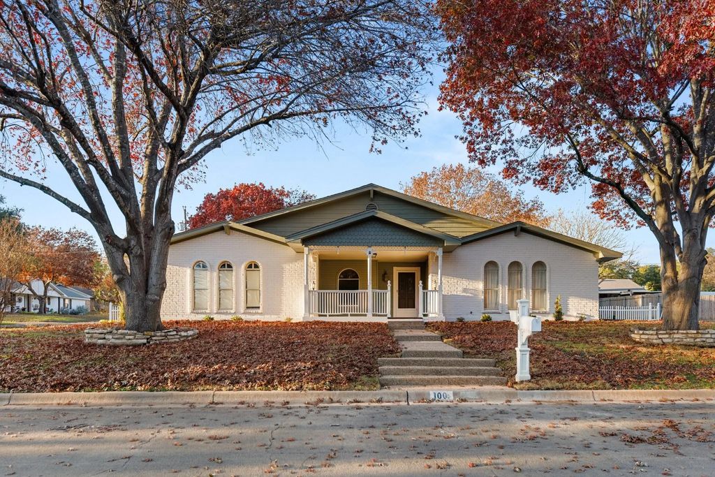 100 Linden Lane, Hewitt