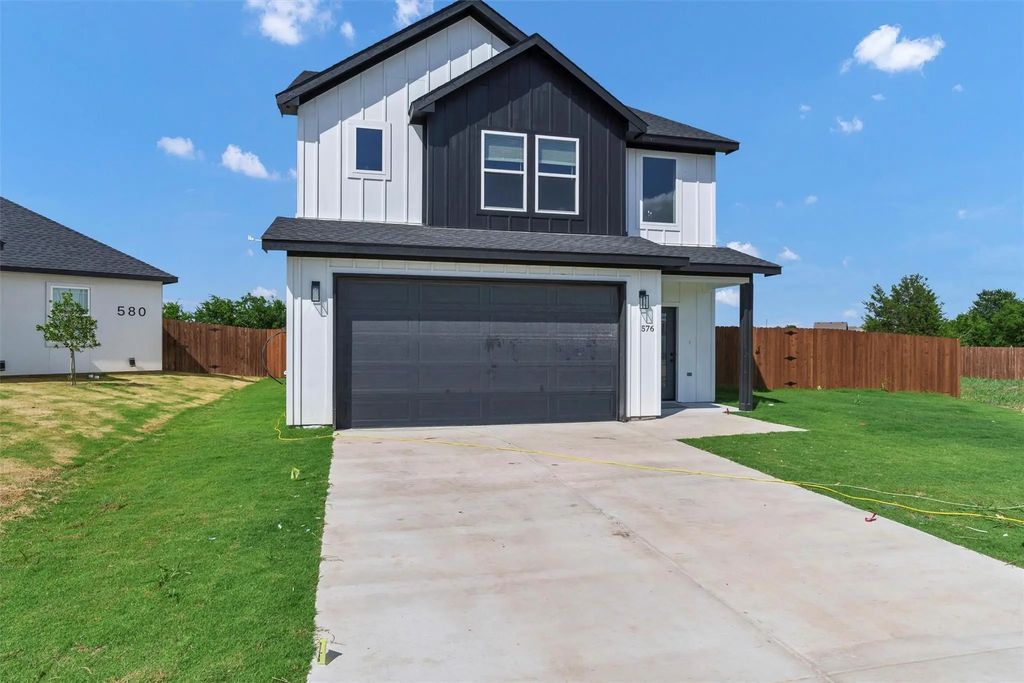 576 Highview Court, Godley