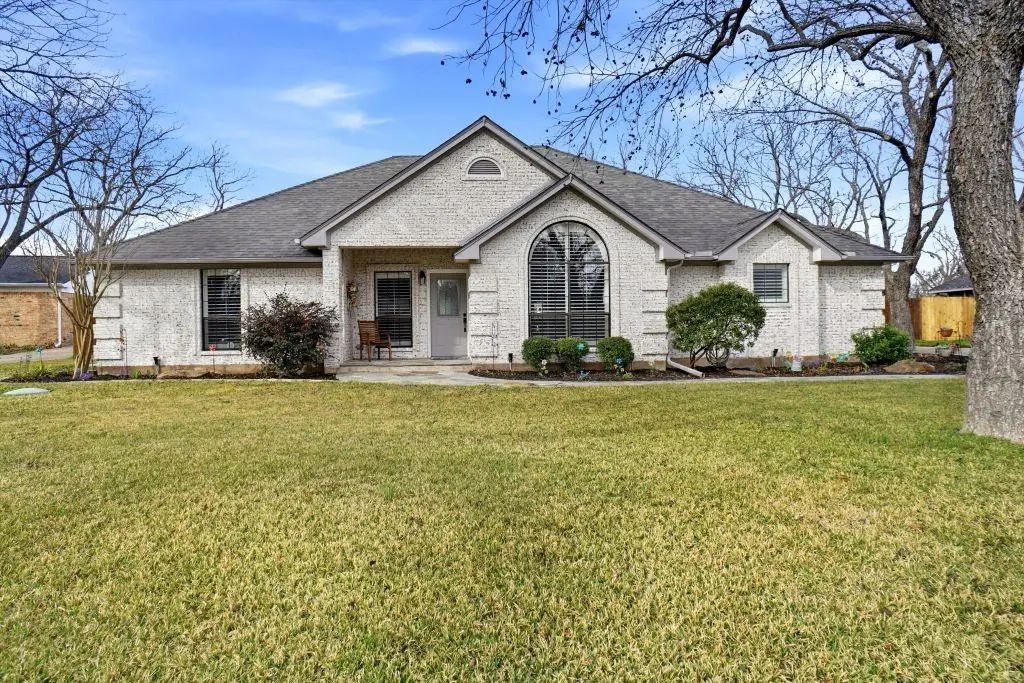 7611 Ravenswood Road, Granbury