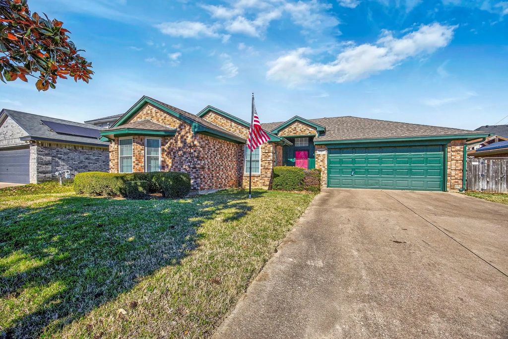721 Windridge Lane, Burleson