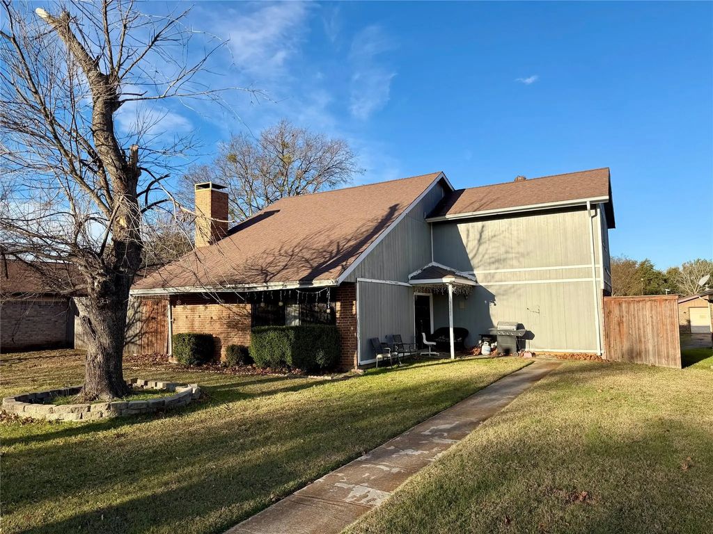 3121 Castle Rock Lane, Garland