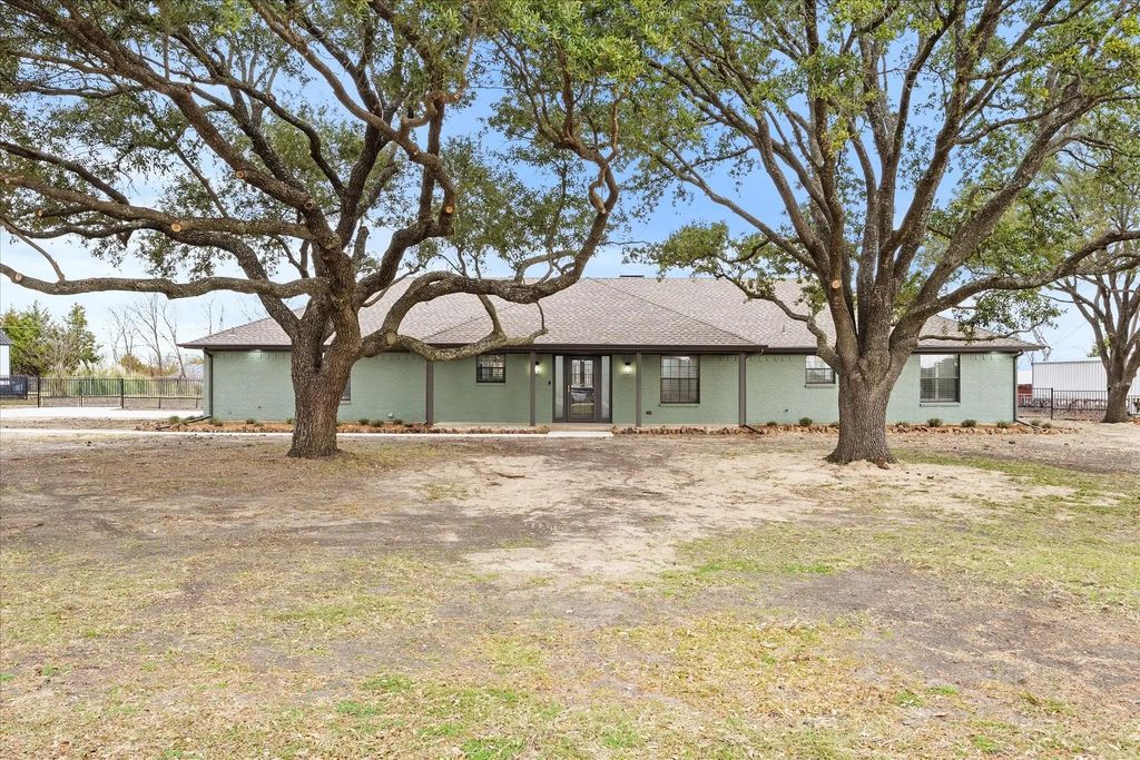 8 Harker Circle, Rockwall