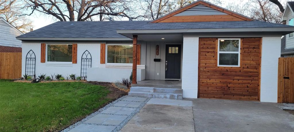 922 W Inwood Drive, Arlington