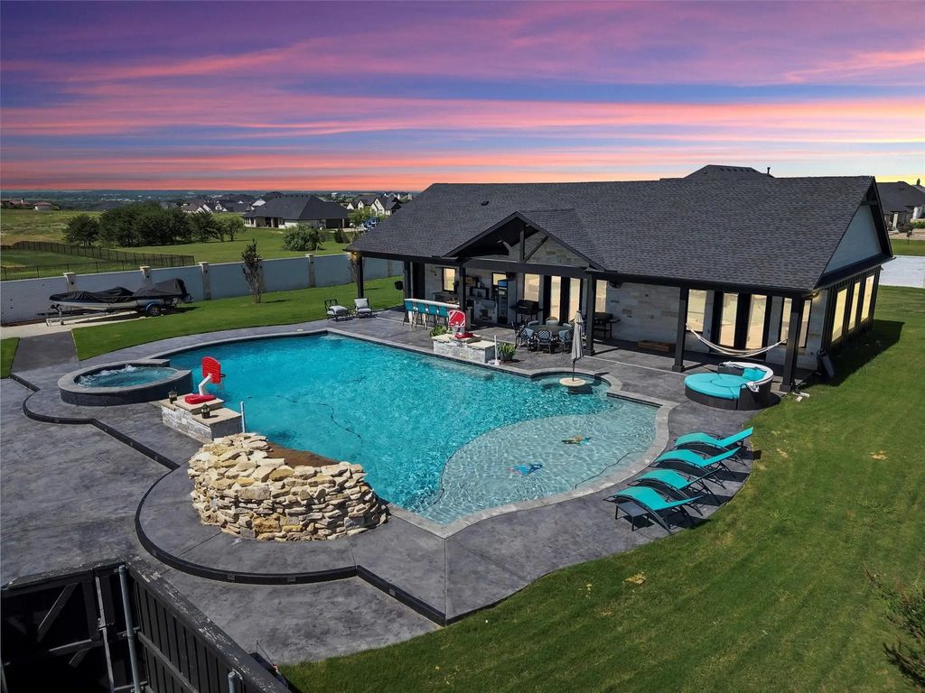 12012 Bella Vino Drive, Fort Worth