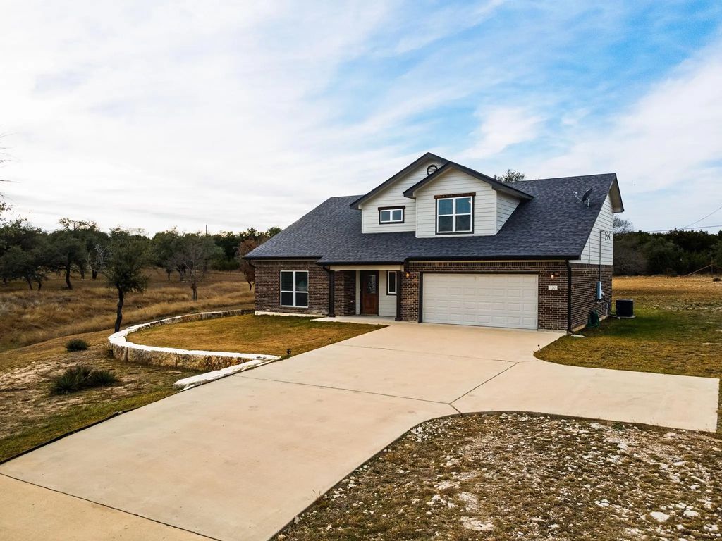 320 Sunrise, Lampasas