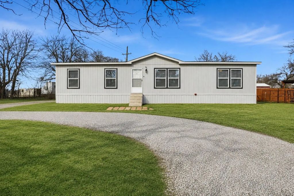 350 County Road 4905, Trenton