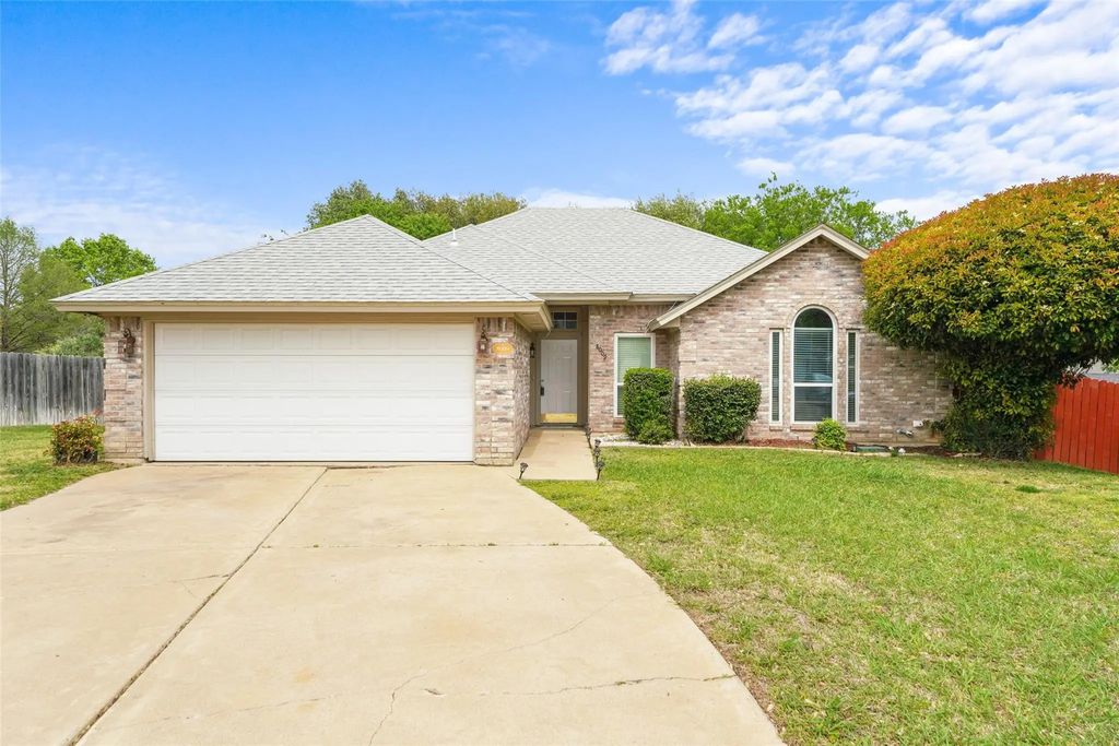 8009 Alamo Court, North Richland Hills
