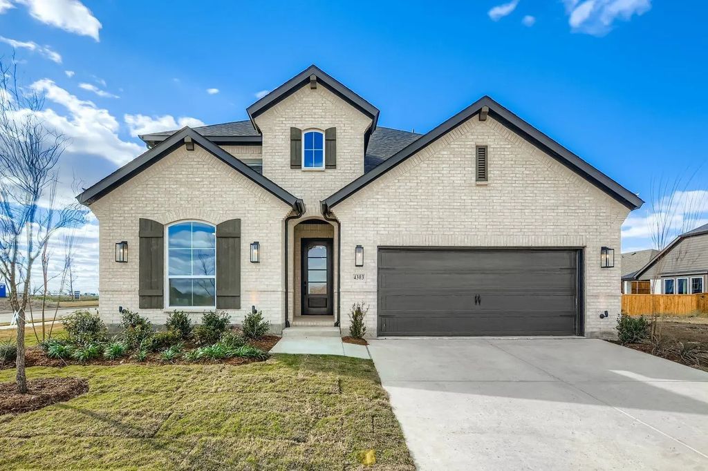 4303 Azalea Trail, Oak Point