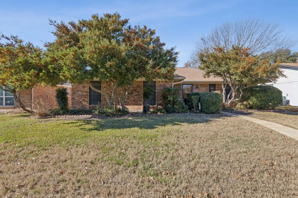 2009 Glenbrook Meadows Drive, Garland