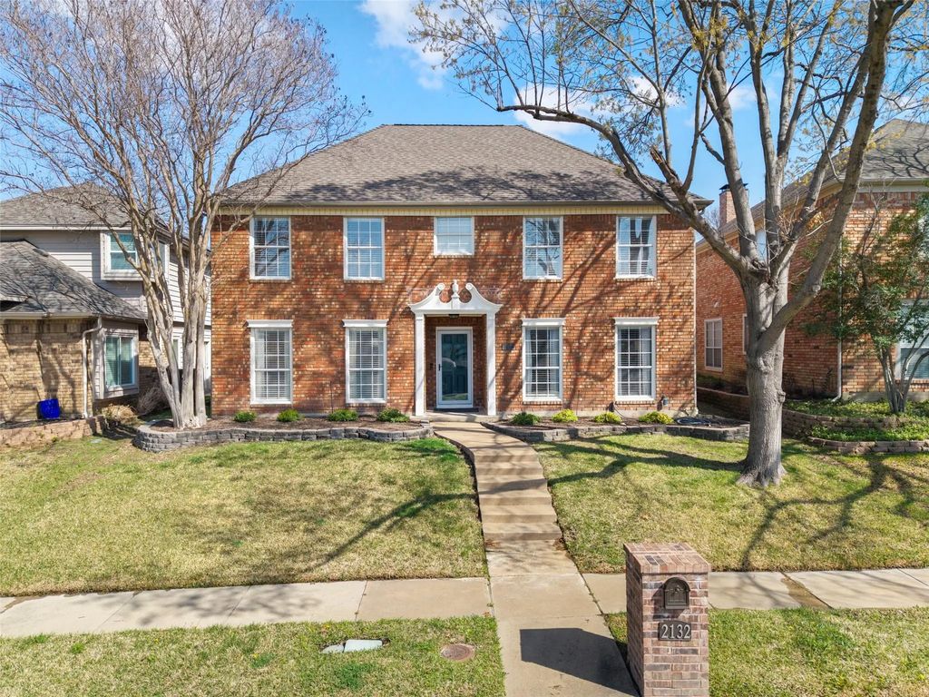 2132 Cannes Drive, Carrollton