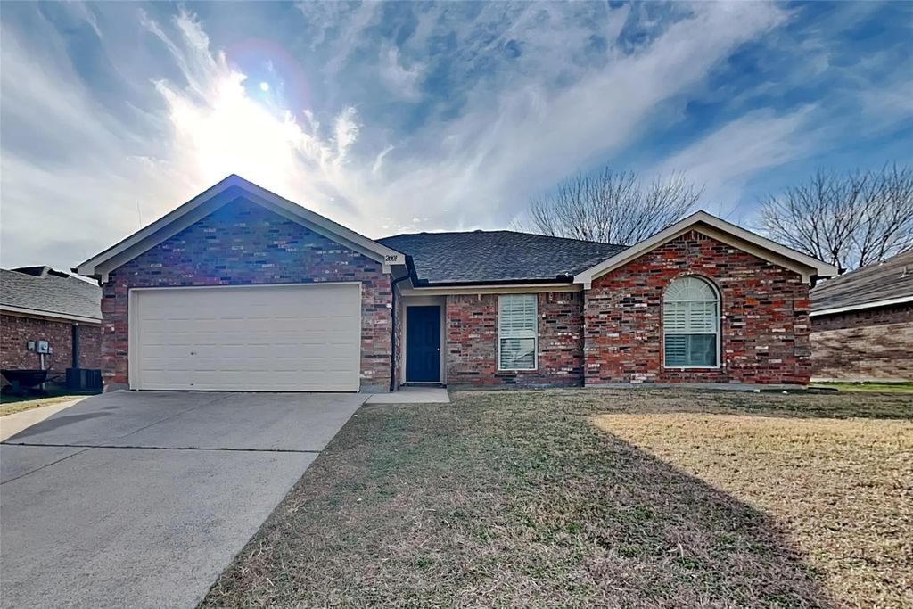 2001 Cancun Drive, Mansfield
