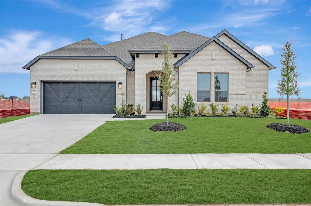 732 Shinnery Oak Way, Waxahachie