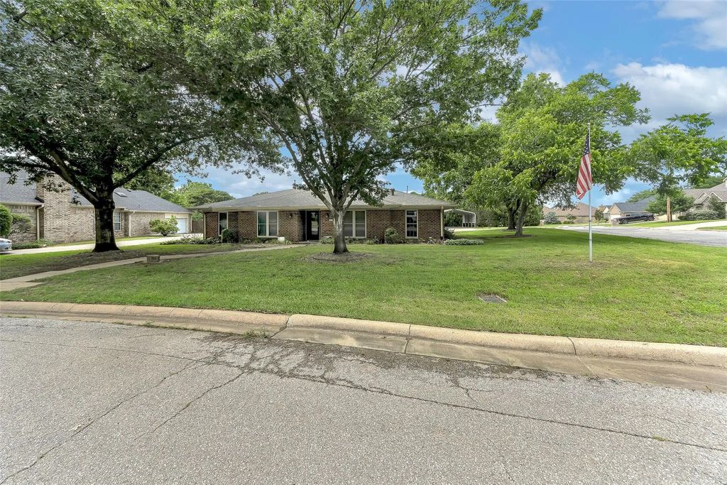 1631 Idlewood Drive, Sherman