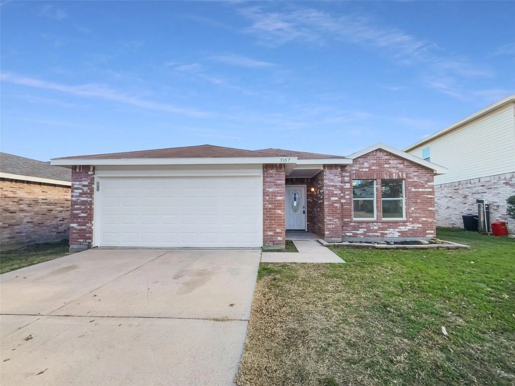 5357 Royal Birkdale Drive, Fort Worth