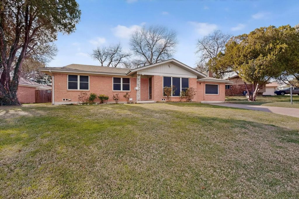 3512 Socorro Road, Fort Worth