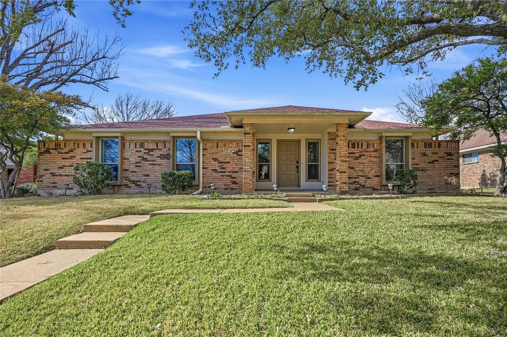 7309 Vineyard Drive, Plano