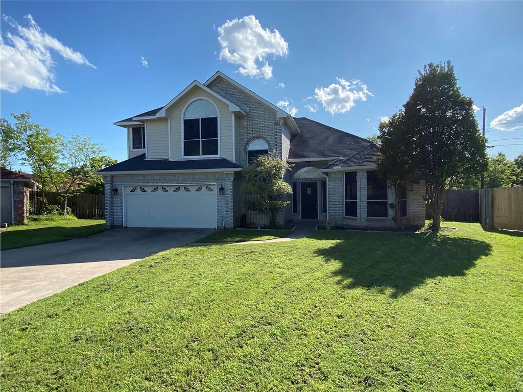 803 Switzer Lane, Cedar Hill