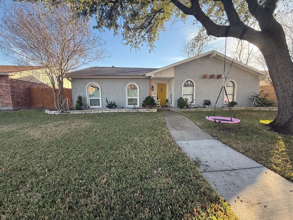 2104 Victoria Road, Carrollton