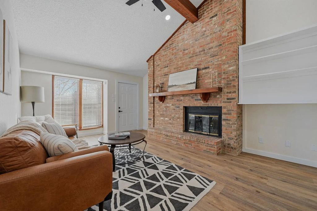 2527 Shady Ridge Drive, Bedford