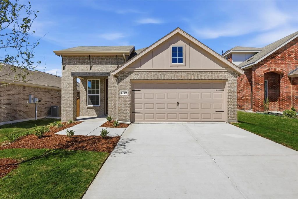 1719 Glacial Beech Place, Forney