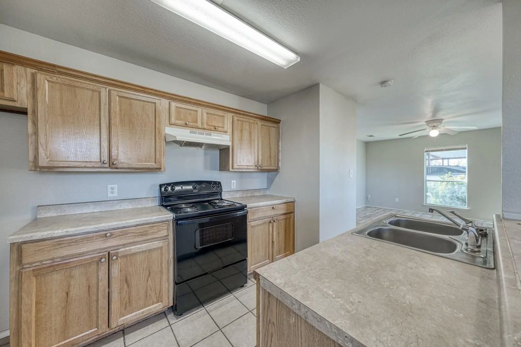 771 Olive Branch, Brock