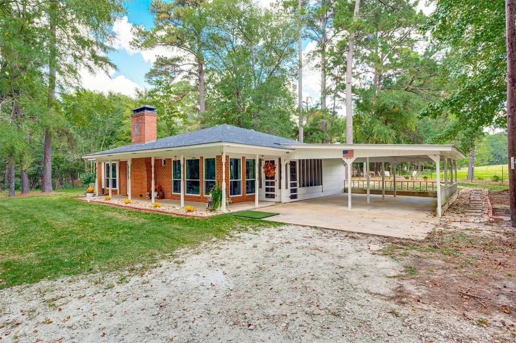 6205 An County Road 153, Palestine