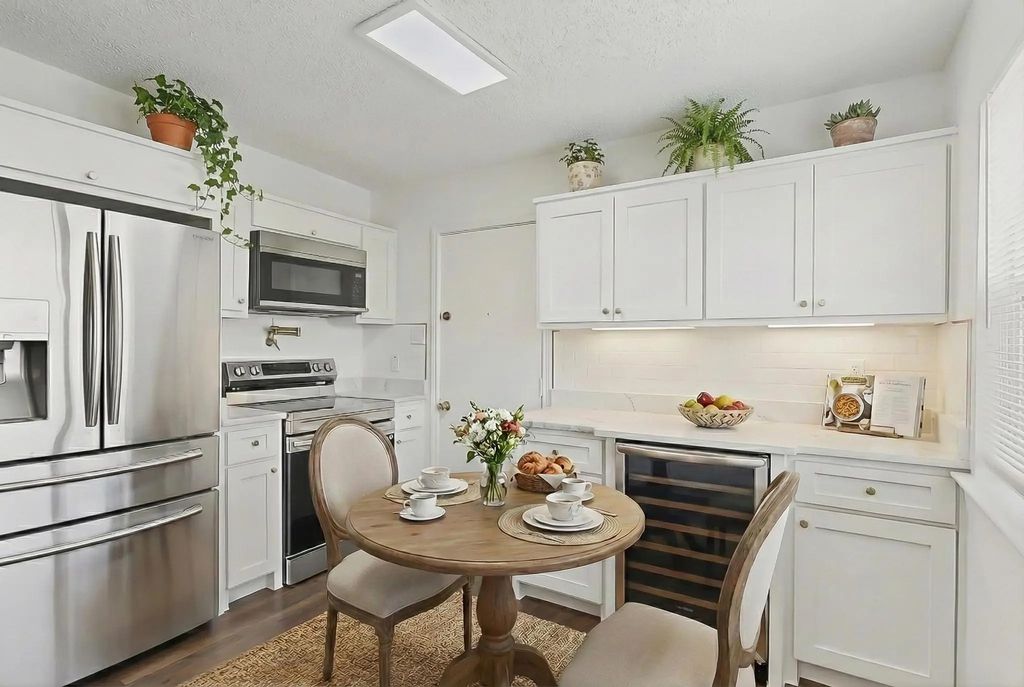 1700 Manor Garden, Greenville