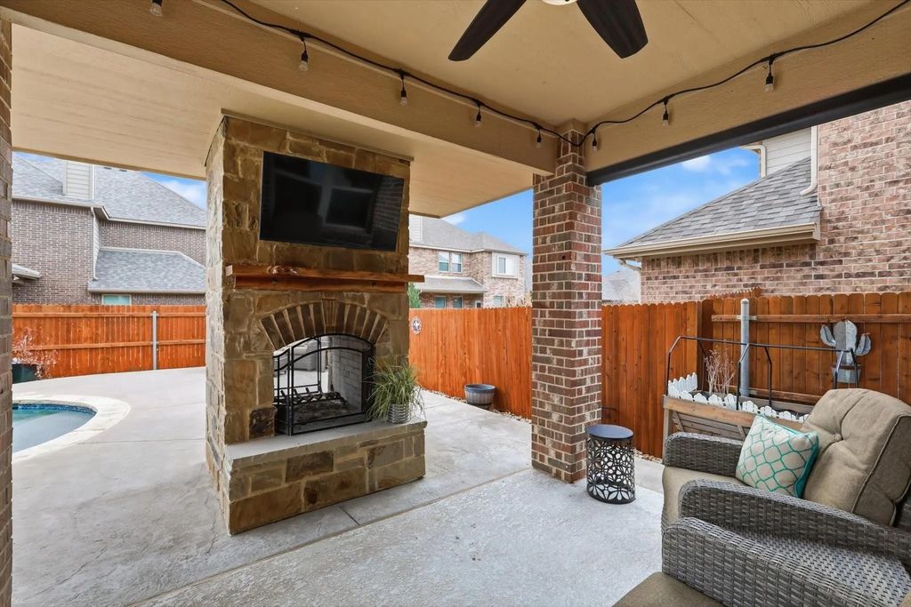 2739 Chimney Rock Road, Burleson