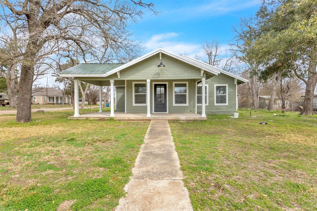 306 Comal, Wortham