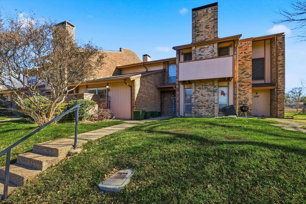 2705 Westgate Drive, Arlington