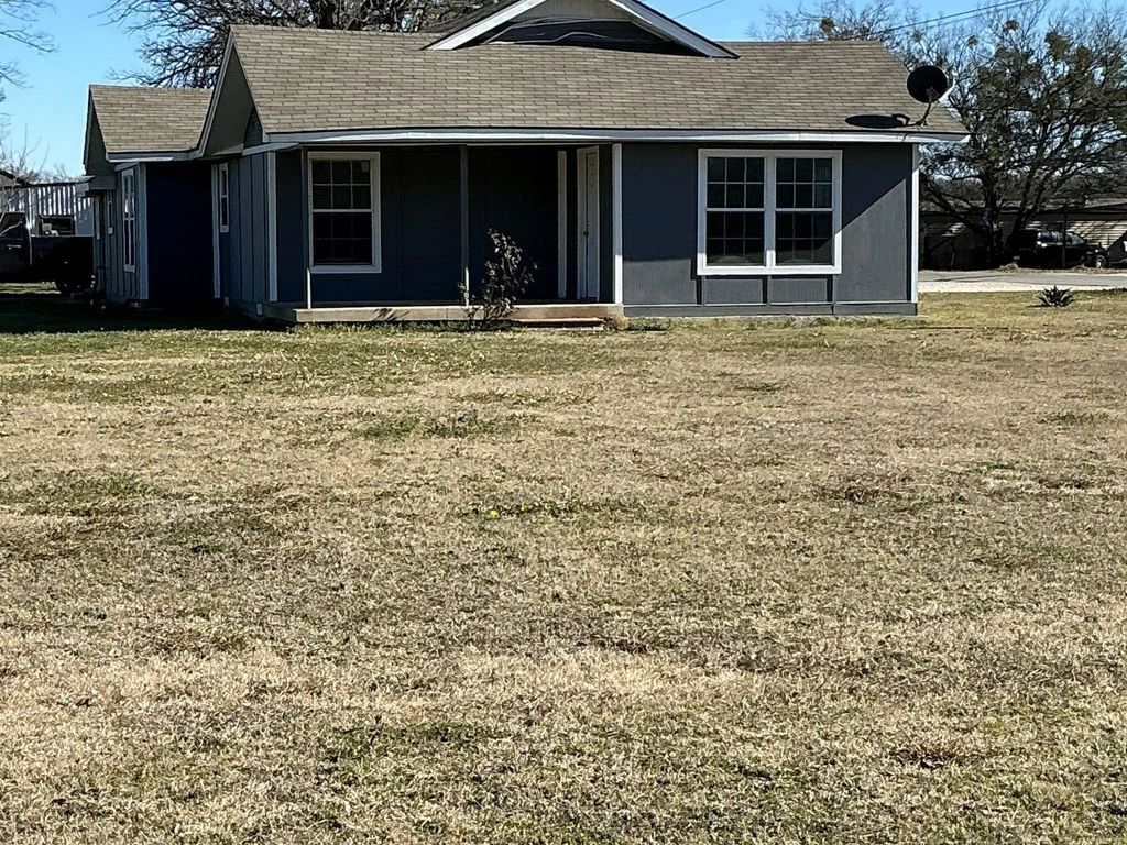 701 County Road 701, Cleburne