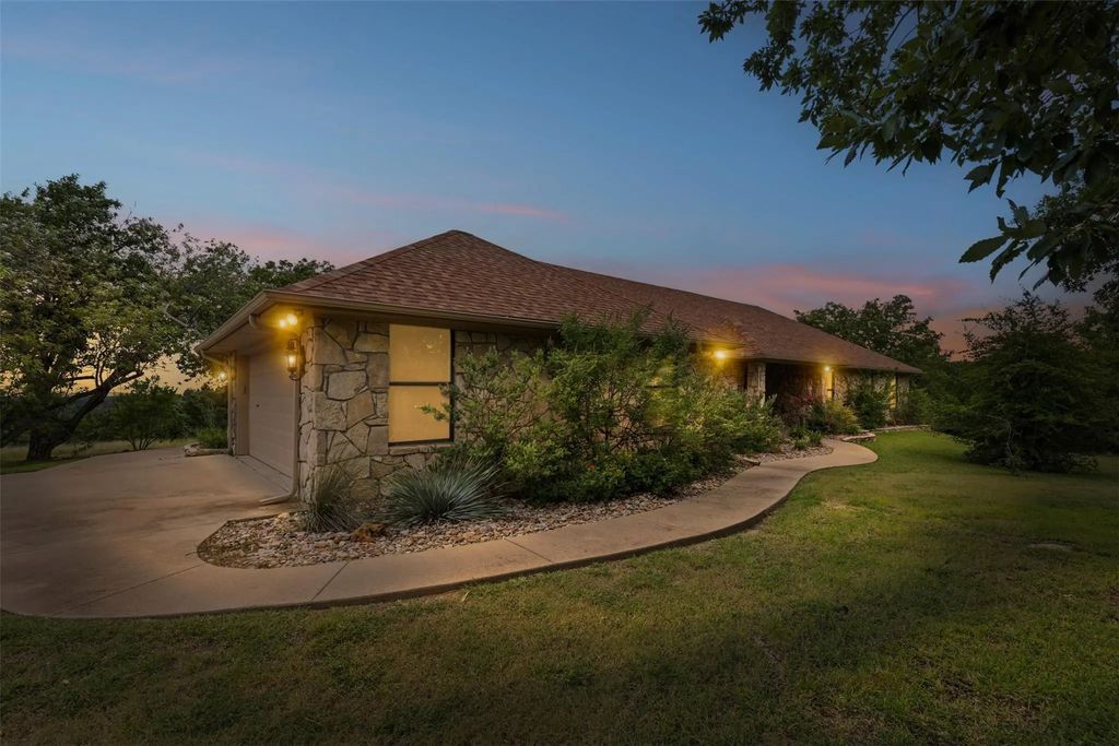 1485 County Road 2011, Glen Rose
