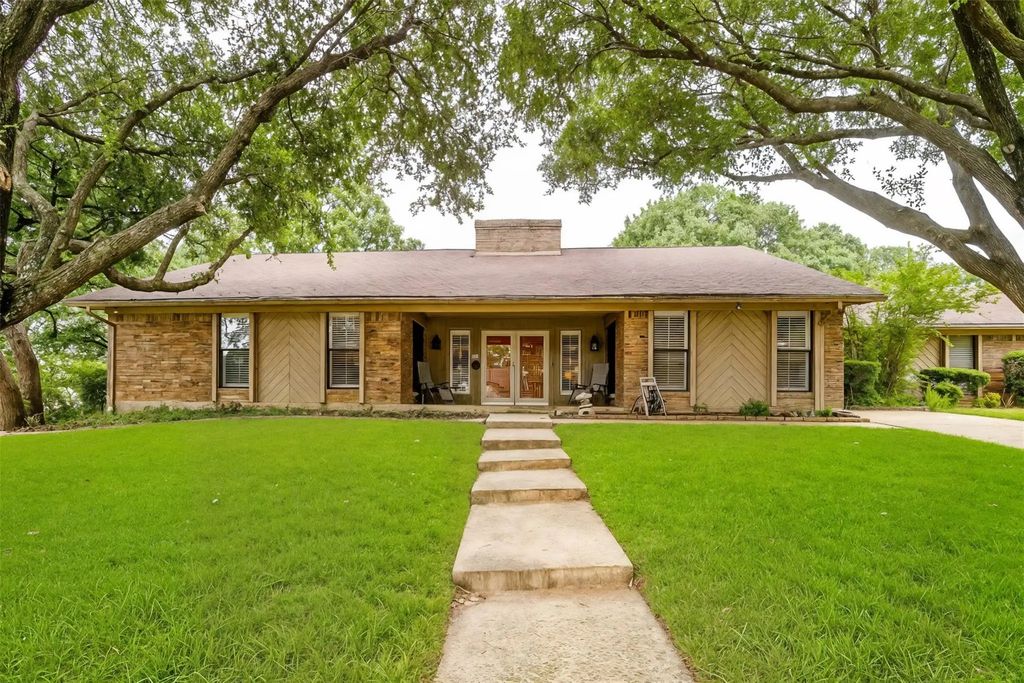 117 Cliffside Drive N, Burleson