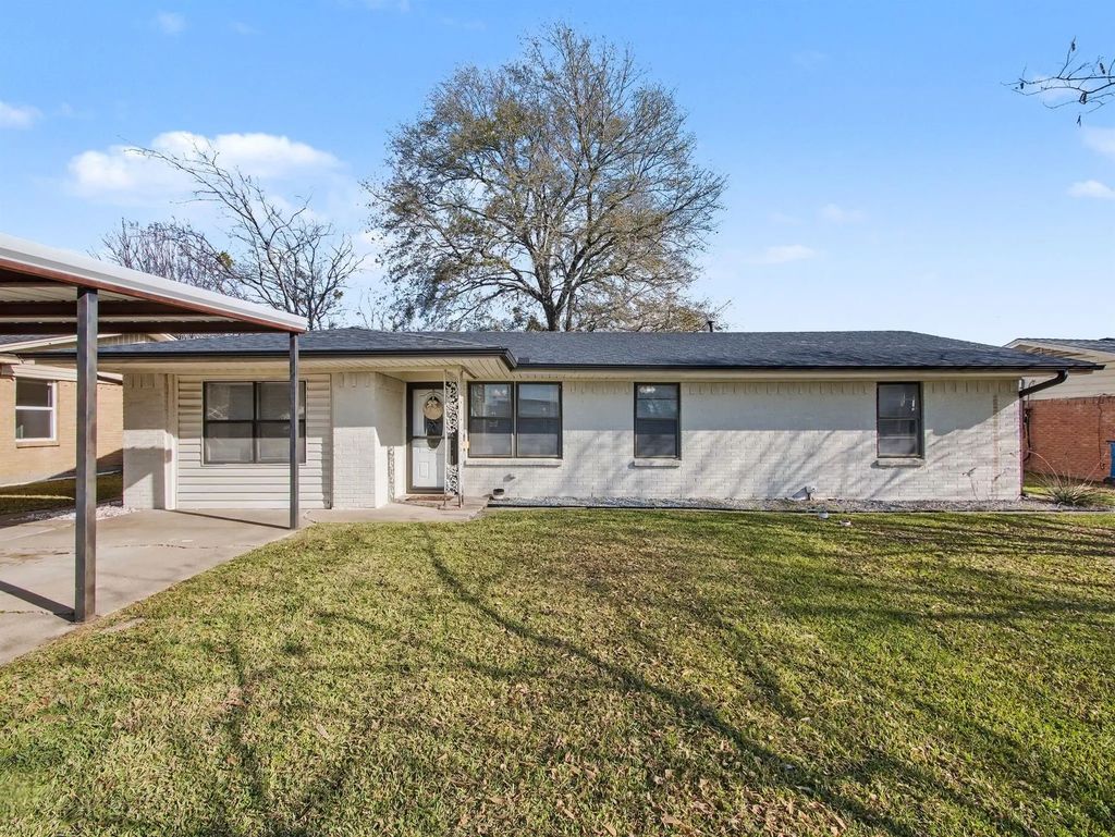 1425 Crestview Drive, Kaufman